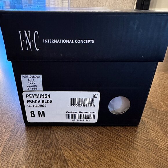 INC French Bulldog Slides Size 8 - Picture 4 of 4